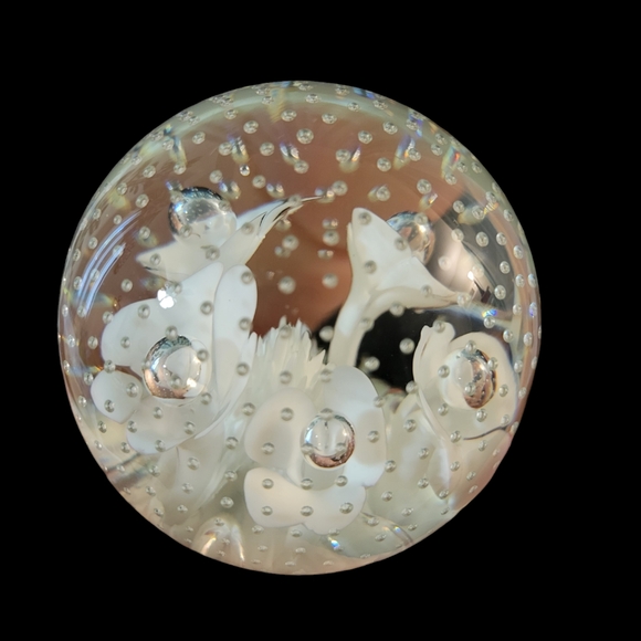 Joe St.Clair Trumpet Flower Paperweight - Picture 8 of 9